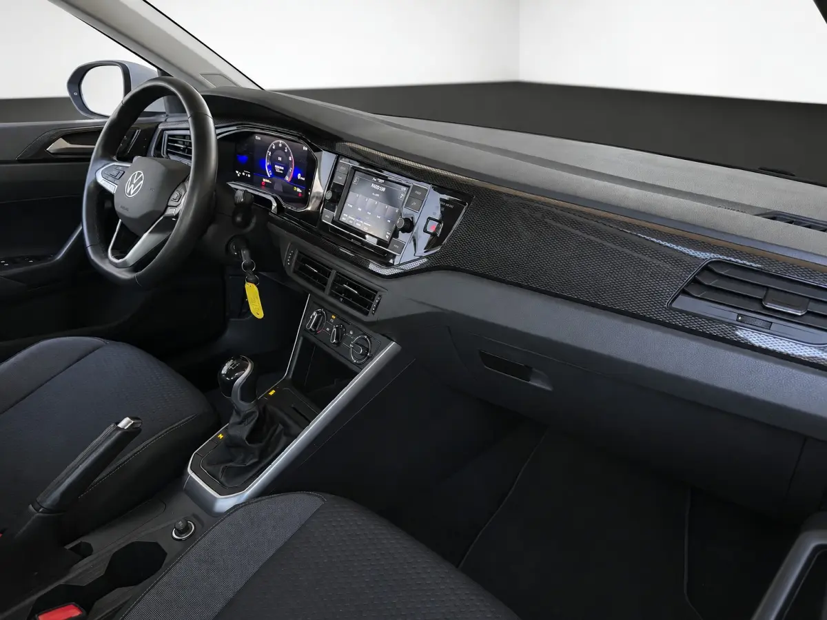 1.0 TSI 95PK LIFE EDITION CARPLAY/PDC/LED