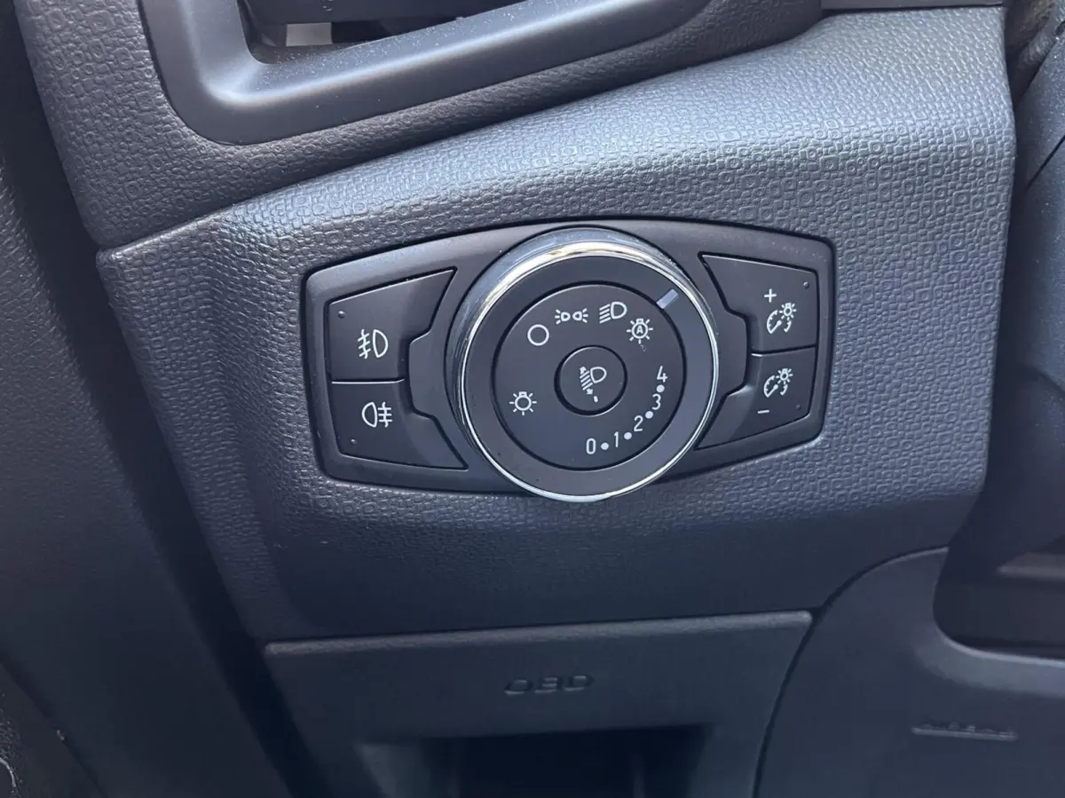 1.0 EcoBoost ST-Line 125PK Automaat Winterpack Camera Cruise Carplay-Navi Blind-Spot Parkeersensoren Climate Privacy Glass All-Seasons *Dealer Onderhouden*