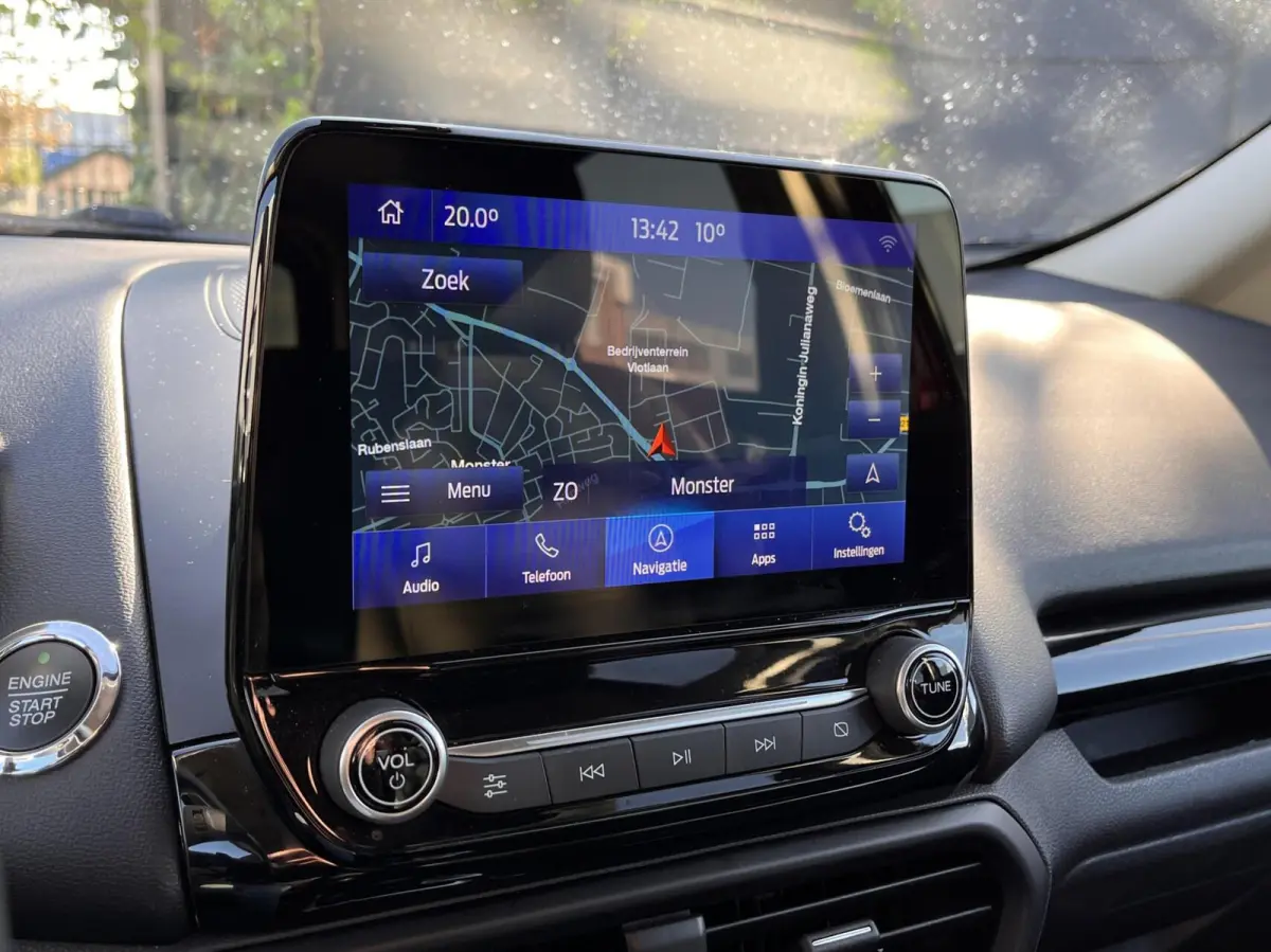 1.0 EcoBoost ST-Line 125PK Automaat Winterpack Camera Cruise Carplay-Navi Blind-Spot Parkeersensoren Climate Privacy Glass All-Seasons *Dealer Onderhouden*