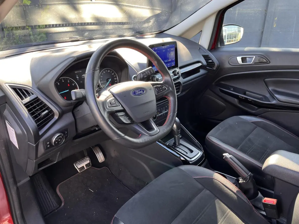 1.0 EcoBoost ST-Line 125PK Automaat Winterpack Camera Cruise Carplay-Navi Blind-Spot Parkeersensoren Climate Privacy Glass All-Seasons *Dealer Onderhouden*