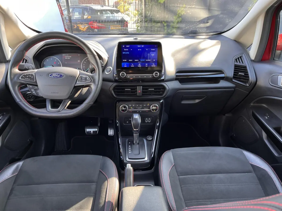 1.0 EcoBoost ST-Line 125PK Automaat Winterpack Camera Cruise Carplay-Navi Blind-Spot Parkeersensoren Climate Privacy Glass All-Seasons *Dealer Onderhouden*