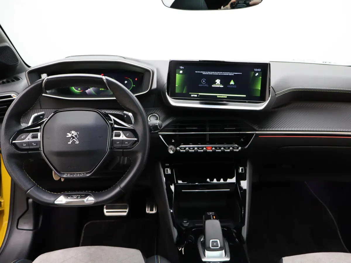 1.2 PureTech GT Pack | Automaat | Carplay | Pano dak | Camera | Adaptieve cruise | Stoelverwarming | Navi |