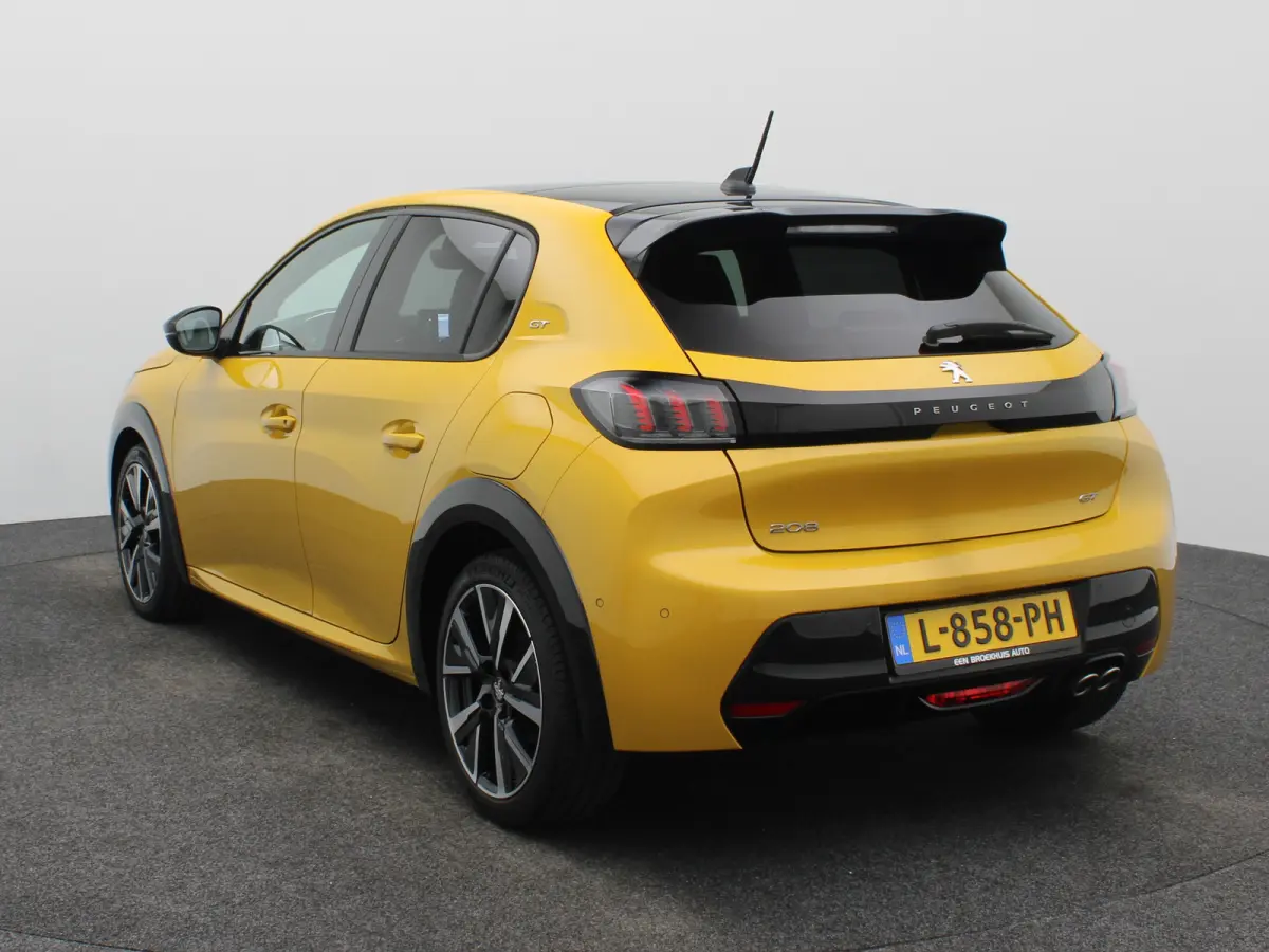 1.2 PureTech GT Pack | Automaat | Carplay | Pano dak | Camera | Adaptieve cruise | Stoelverwarming | Navi |