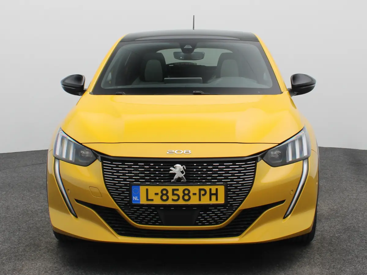 1.2 PureTech GT Pack | Automaat | Carplay | Pano dak | Camera | Adaptieve cruise | Stoelverwarming | Navi |