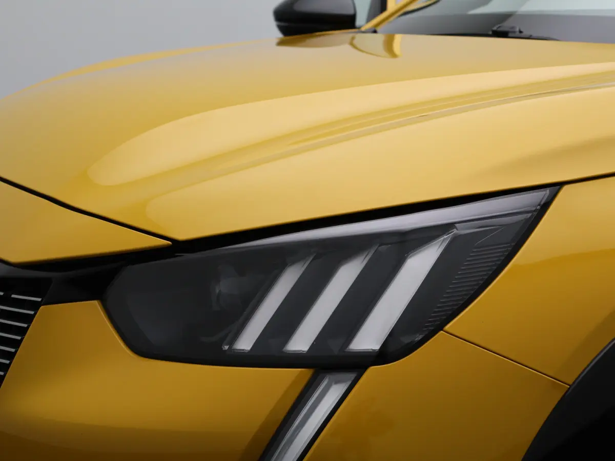 1.2 PureTech GT Pack | Automaat | Carplay | Pano dak | Camera | Adaptieve cruise | Stoelverwarming | Navi |