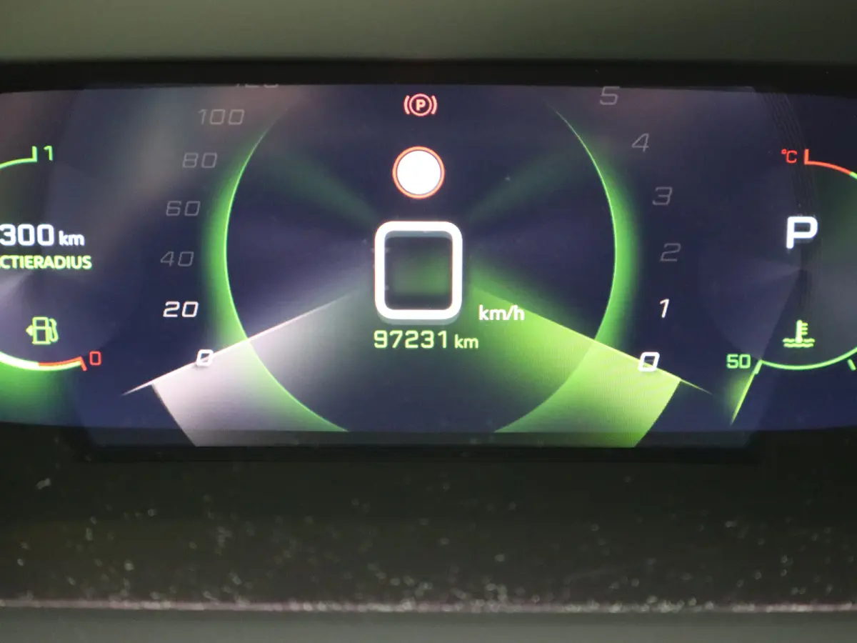 1.2 PureTech GT Pack | Automaat | Carplay | Pano dak | Camera | Adaptieve cruise | Stoelverwarming | Navi |