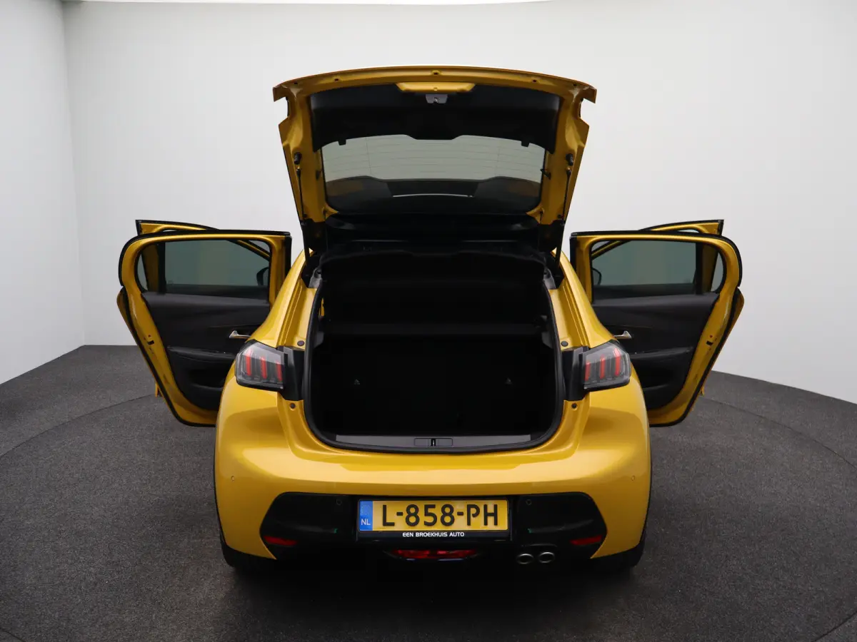 1.2 PureTech GT Pack | Automaat | Carplay | Pano dak | Camera | Adaptieve cruise | Stoelverwarming | Navi |