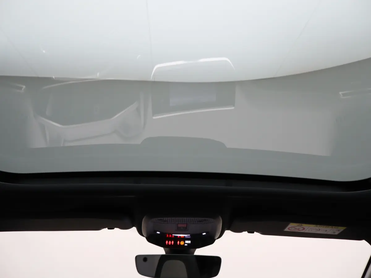 1.2 PureTech GT Pack | Automaat | Carplay | Pano dak | Camera | Adaptieve cruise | Stoelverwarming | Navi |