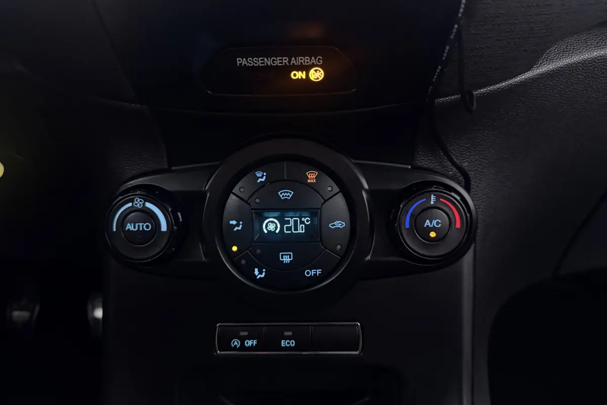 1.0 EcoBoost ST Line (CARPLAY NAVIGATIE, ACHTERUITRIJCAMERA, CRUISE CONTROL)