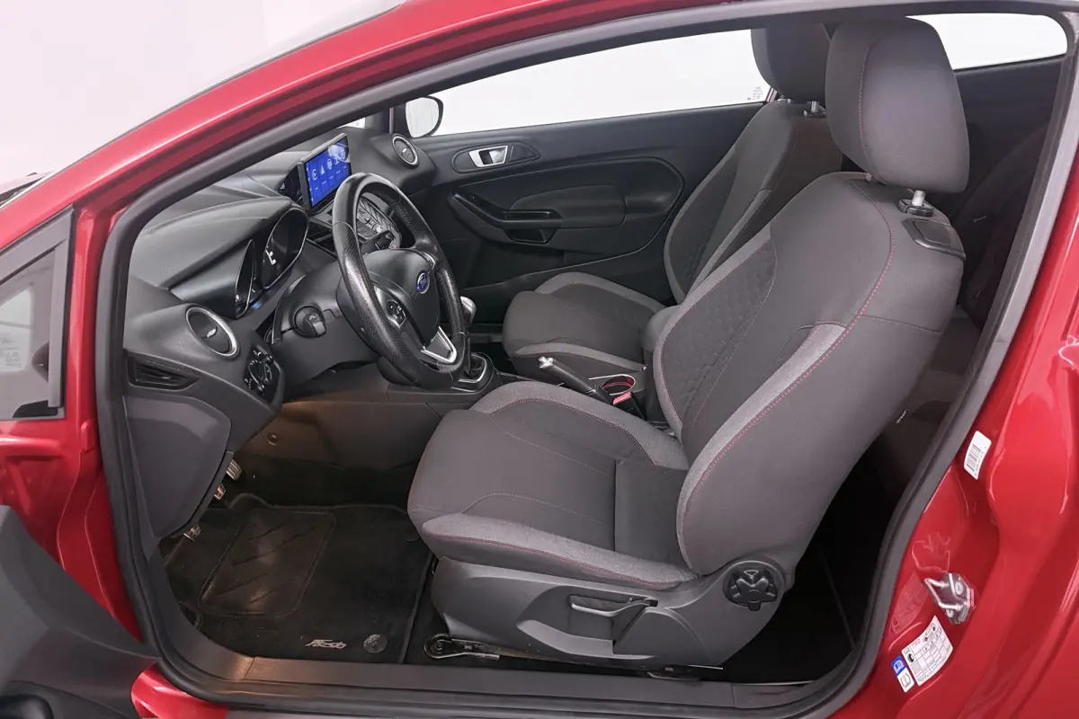 1.0 EcoBoost ST Line (CARPLAY NAVIGATIE, ACHTERUITRIJCAMERA, CRUISE CONTROL)