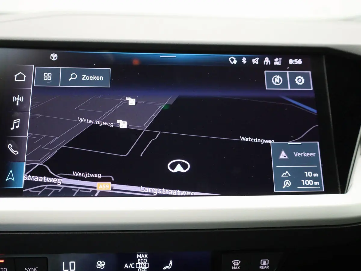 40 Advanced 77 kWh 204 PK | Automaat | Navigatie | Cruise control | Stoelverwarming | Privacy glas | Lichtmetalen velgen |