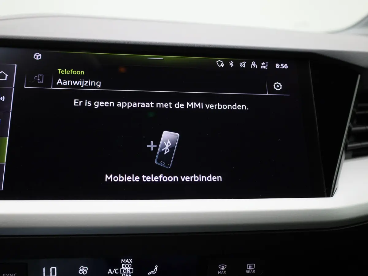 40 Advanced 77 kWh 204 PK | Automaat | Navigatie | Cruise control | Stoelverwarming | Privacy glas | Lichtmetalen velgen |