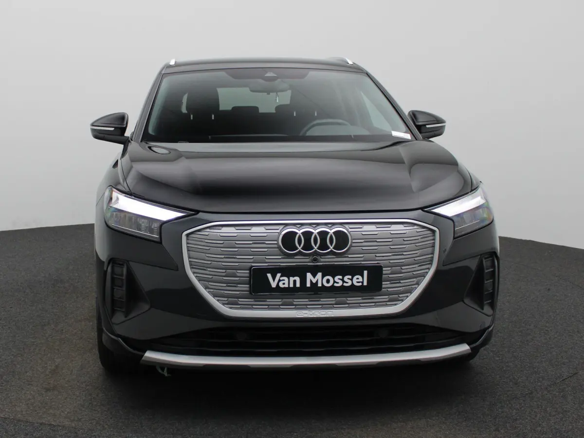 40 Advanced 77 kWh 204 PK | Automaat | Navigatie | Cruise control | Stoelverwarming | Privacy glas | Lichtmetalen velgen |