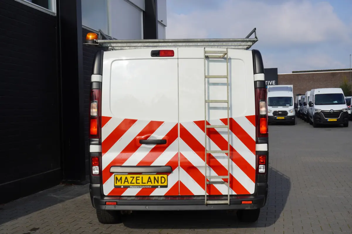 2.0 Blue dCi 130PK - Airco - Navi - Cruise - €16.900,- Excl.