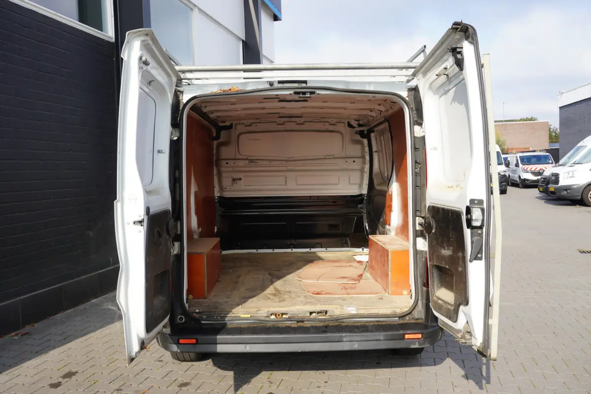 2.0 Blue dCi 130PK - Airco - Navi - Cruise - €16.900,- Excl.
