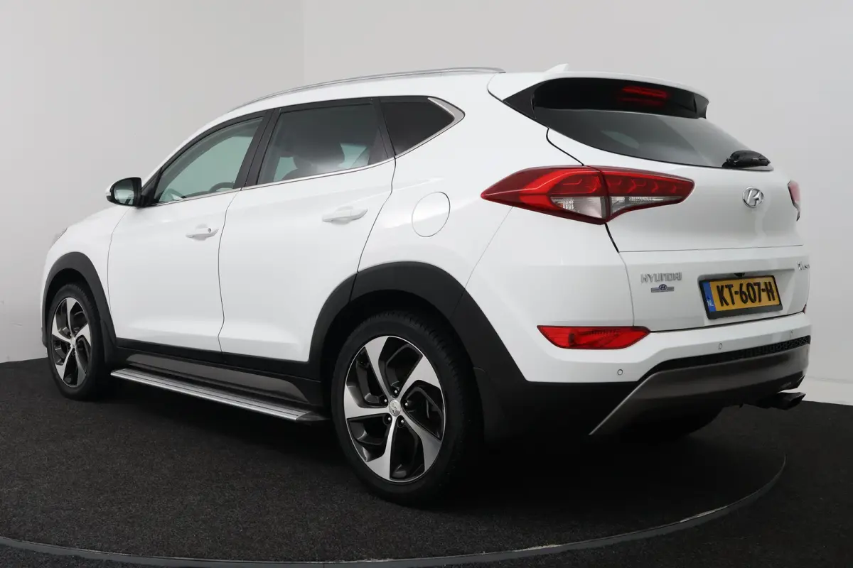 1.6 GDi Comfort (STOELVERWARMING, CAMERA, NAVIGATIE, PARKEERSENSOREN)