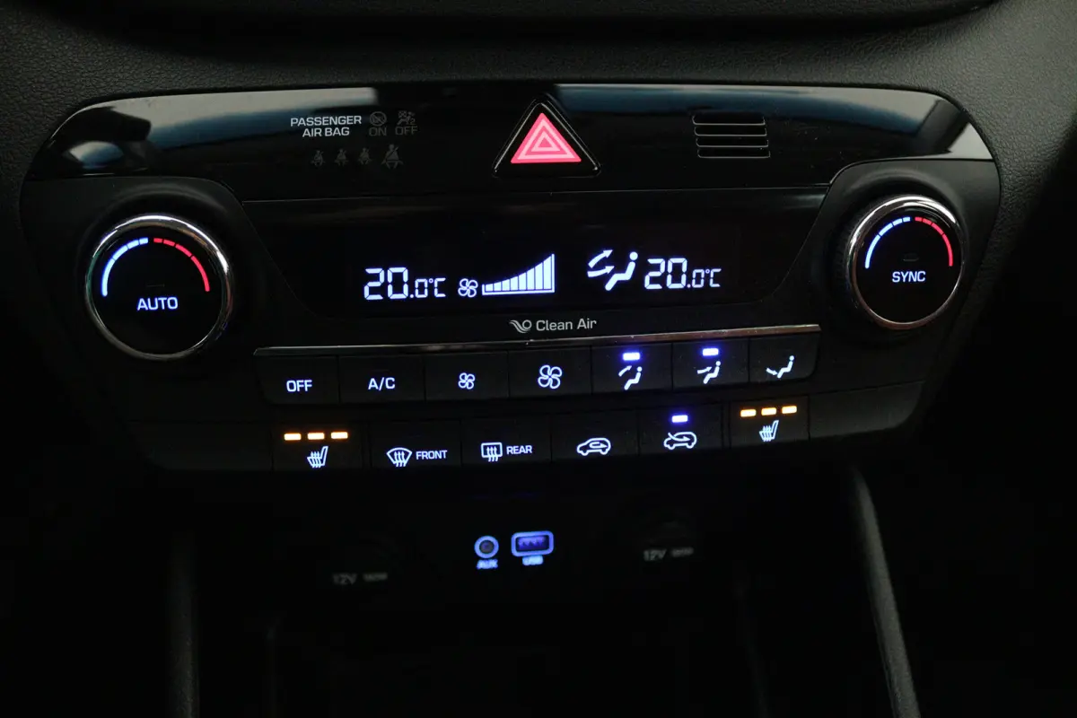 1.6 GDi Comfort (STOELVERWARMING, CAMERA, NAVIGATIE, PARKEERSENSOREN)