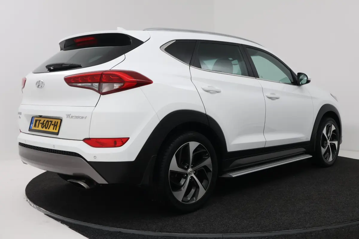1.6 GDi Comfort (STOELVERWARMING, CAMERA, NAVIGATIE, PARKEERSENSOREN)