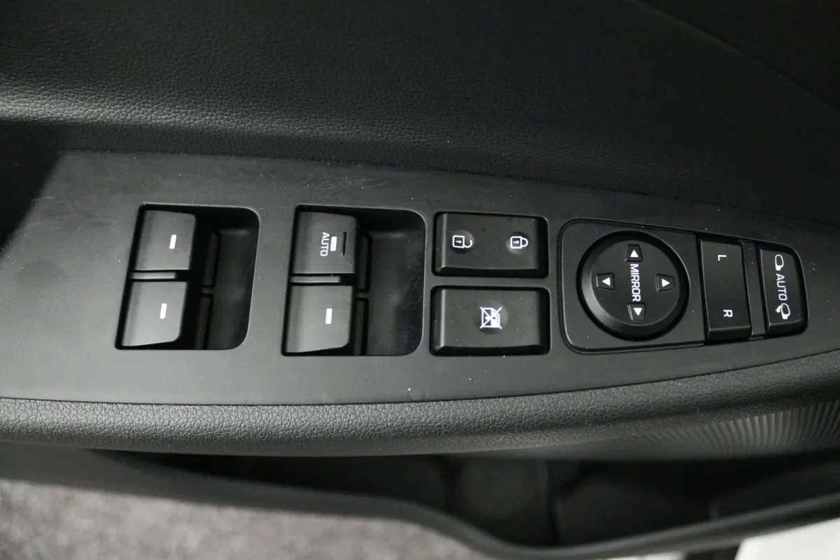 1.6 GDi Comfort (STOELVERWARMING, CAMERA, NAVIGATIE, PARKEERSENSOREN)