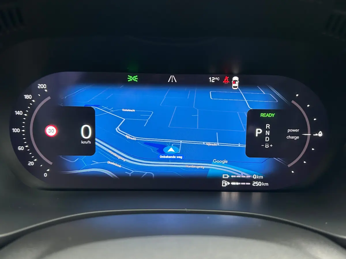 T8 Plug-in hybrid AWD Ultimate Dark | Uniek! | SoH 99% | Luchtvering | HU-Display | Wool Blend | 360 camera | Harman/Kardon |