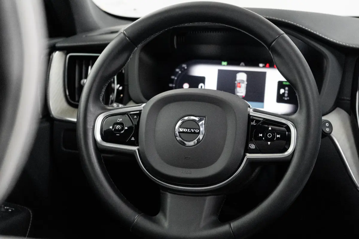 T8 Plug-in hybrid AWD Ultimate Dark | Uniek! | Luchtvering | HU-Display | Wool Blend | 360 camera | Harman/Kardon |