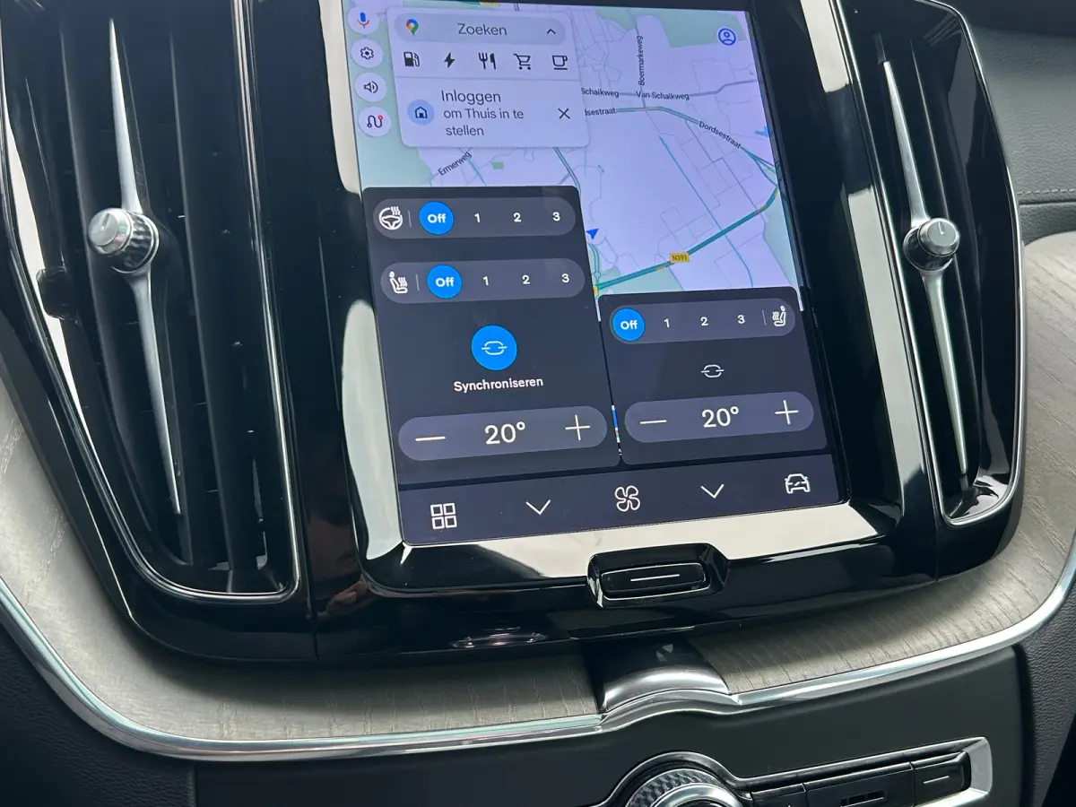 T8 Plug-in hybrid AWD Ultimate Dark | Uniek! | SoH 99% | Luchtvering | HU-Display | Wool Blend | 360 camera | Harman/Kardon |