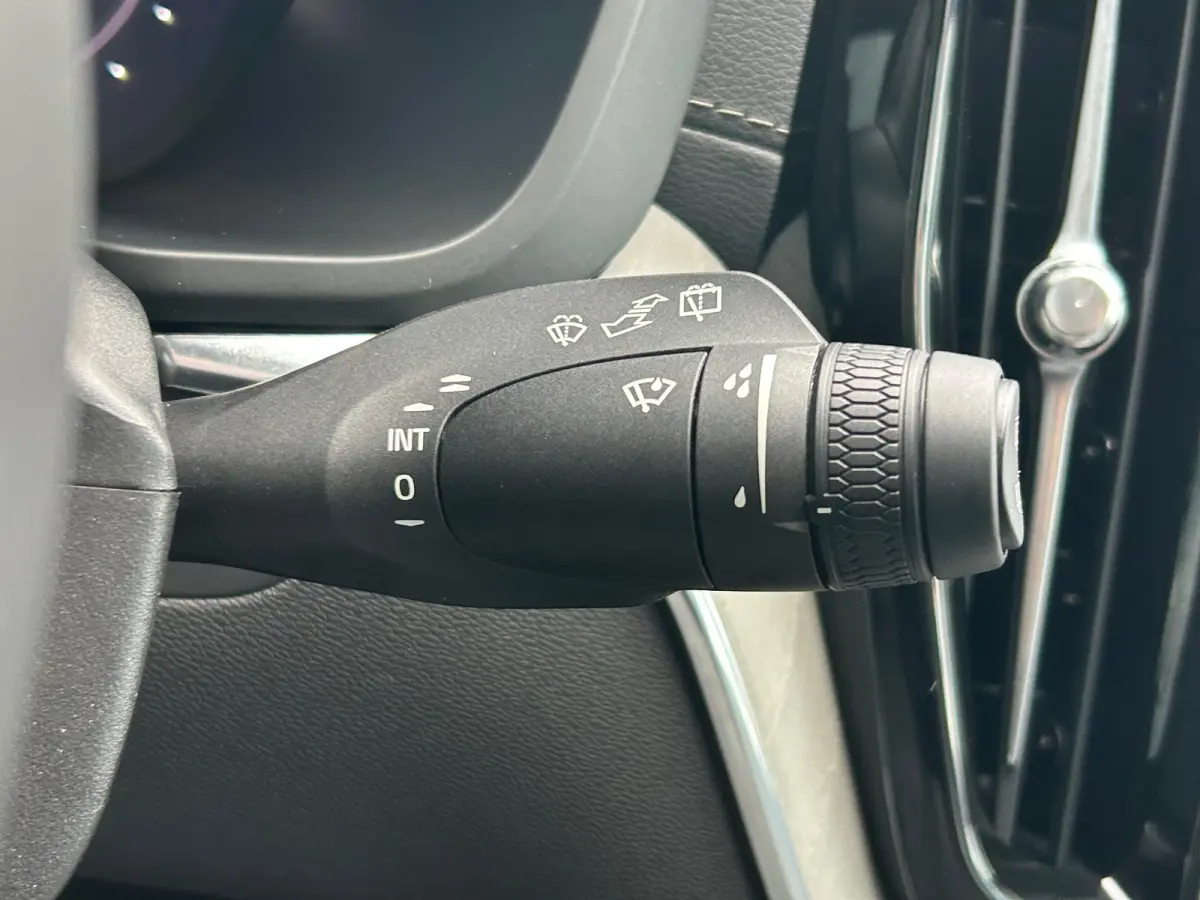T8 Plug-in hybrid AWD Ultimate Dark | Uniek! | SoH 99% | Luchtvering | HU-Display | Wool Blend | 360 camera | Harman/Kardon |