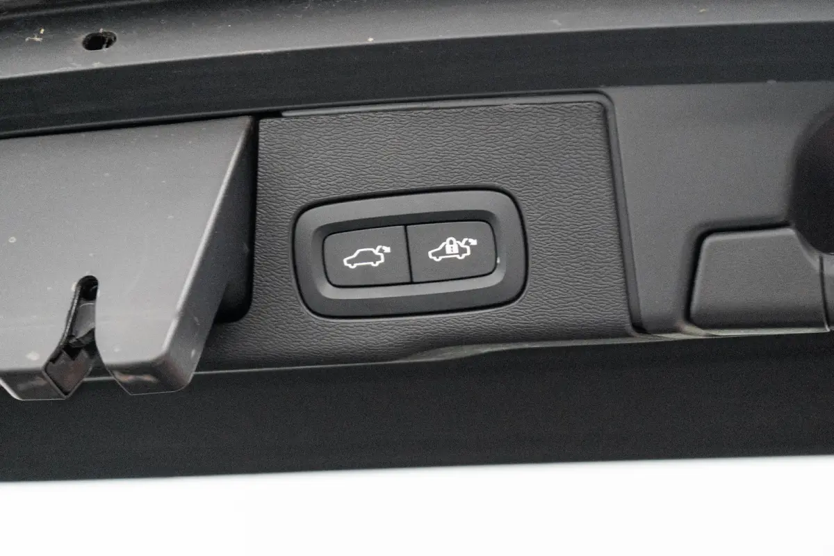 T8 Plug-in hybrid AWD Ultimate Dark | Uniek! | Luchtvering | HU-Display | Wool Blend | 360 camera | Harman/Kardon |