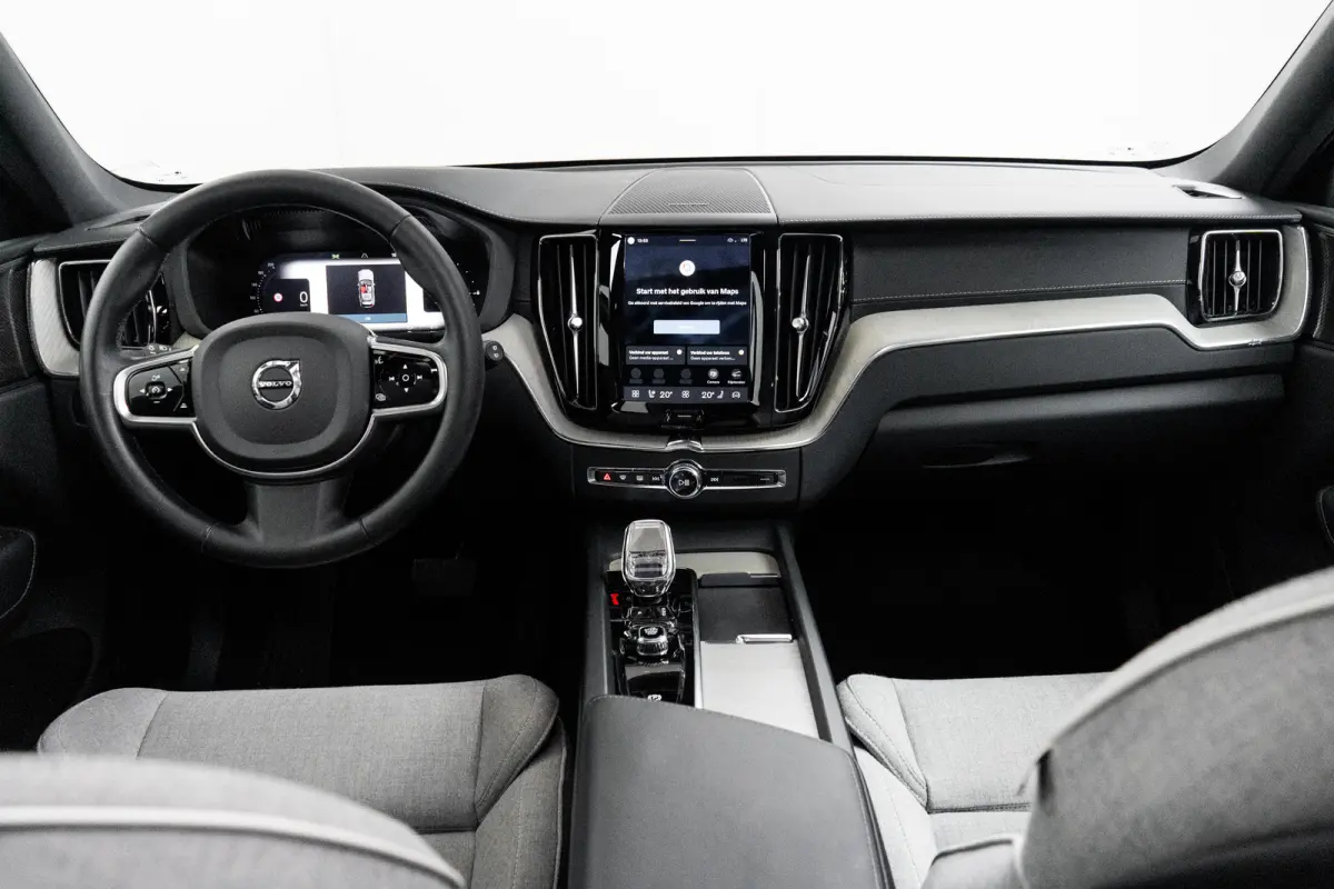 T8 Plug-in hybrid AWD Ultimate Dark | Uniek! | Luchtvering | HU-Display | Wool Blend | 360 camera | Harman/Kardon |