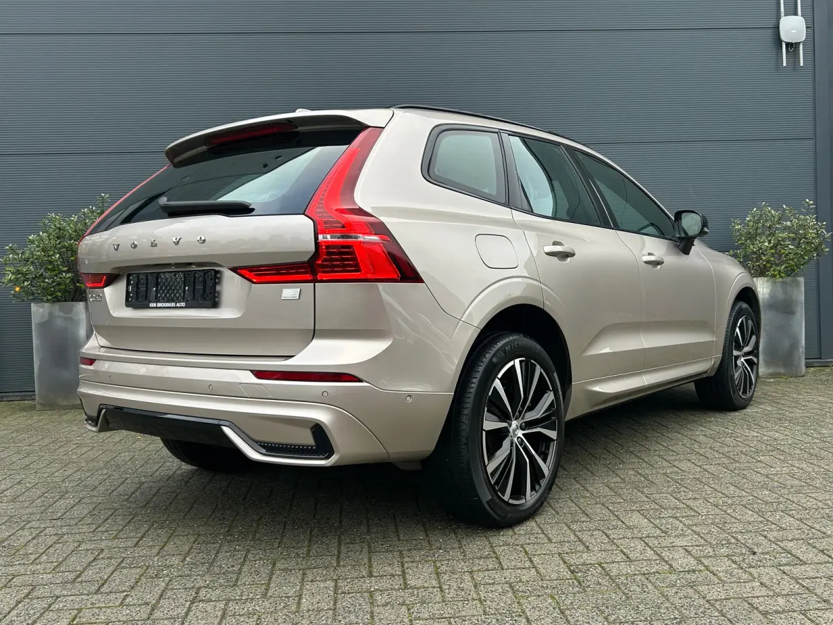 T8 Plug-in hybrid AWD Ultimate Dark | Uniek! | SoH 99% | Luchtvering | HU-Display | Wool Blend | 360 camera | Harman/Kardon |