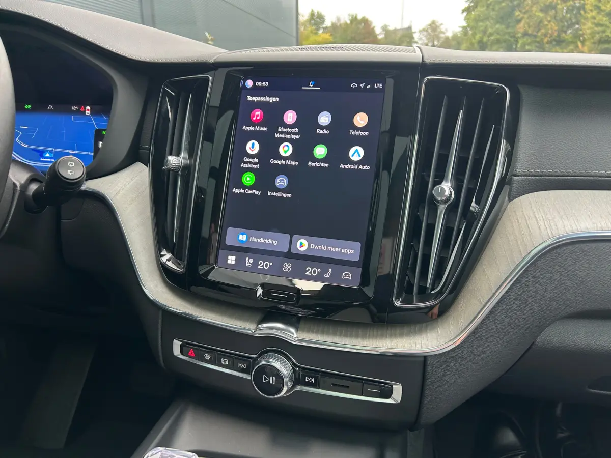 T8 Plug-in hybrid AWD Ultimate Dark | Uniek! | SoH 99% | Luchtvering | HU-Display | Wool Blend | 360 camera | Harman/Kardon |