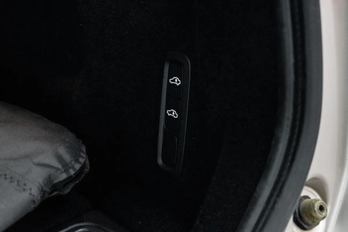 T8 Plug-in hybrid AWD Ultimate Dark | Uniek! | Luchtvering | HU-Display | Wool Blend | 360 camera | Harman/Kardon |