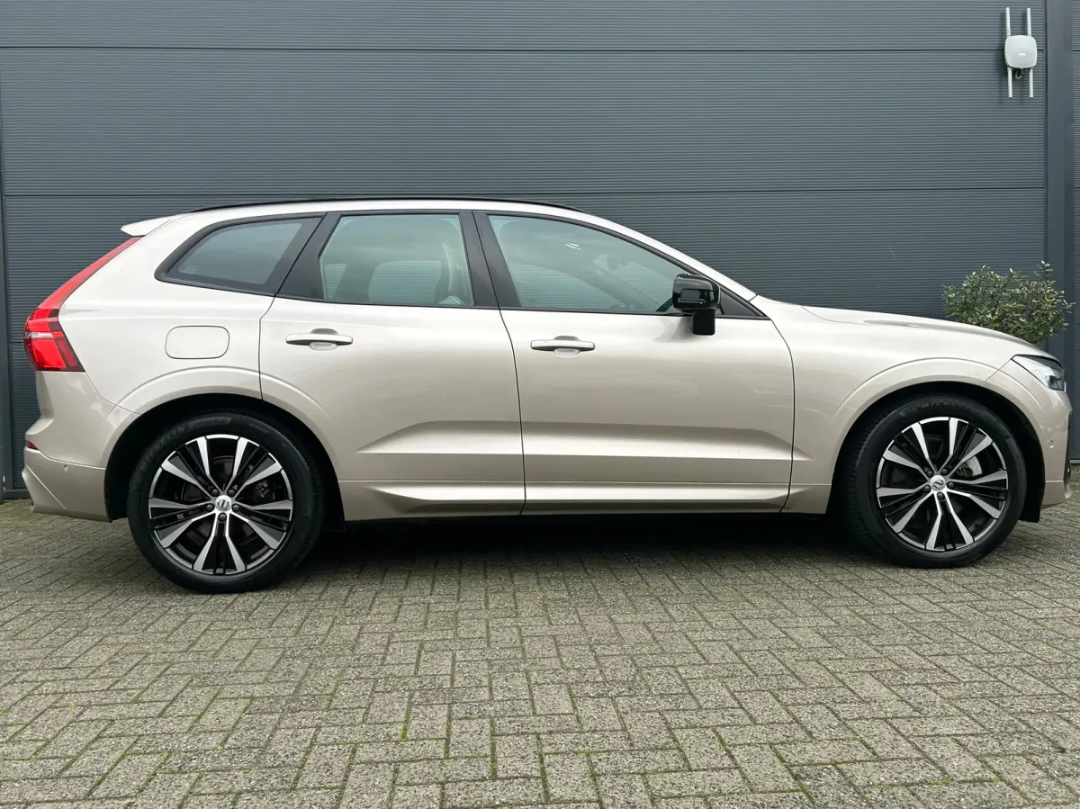 T8 Plug-in hybrid AWD Ultimate Dark | Uniek! | SoH 99% | Luchtvering | HU-Display | Wool Blend | 360 camera | Harman/Kardon |