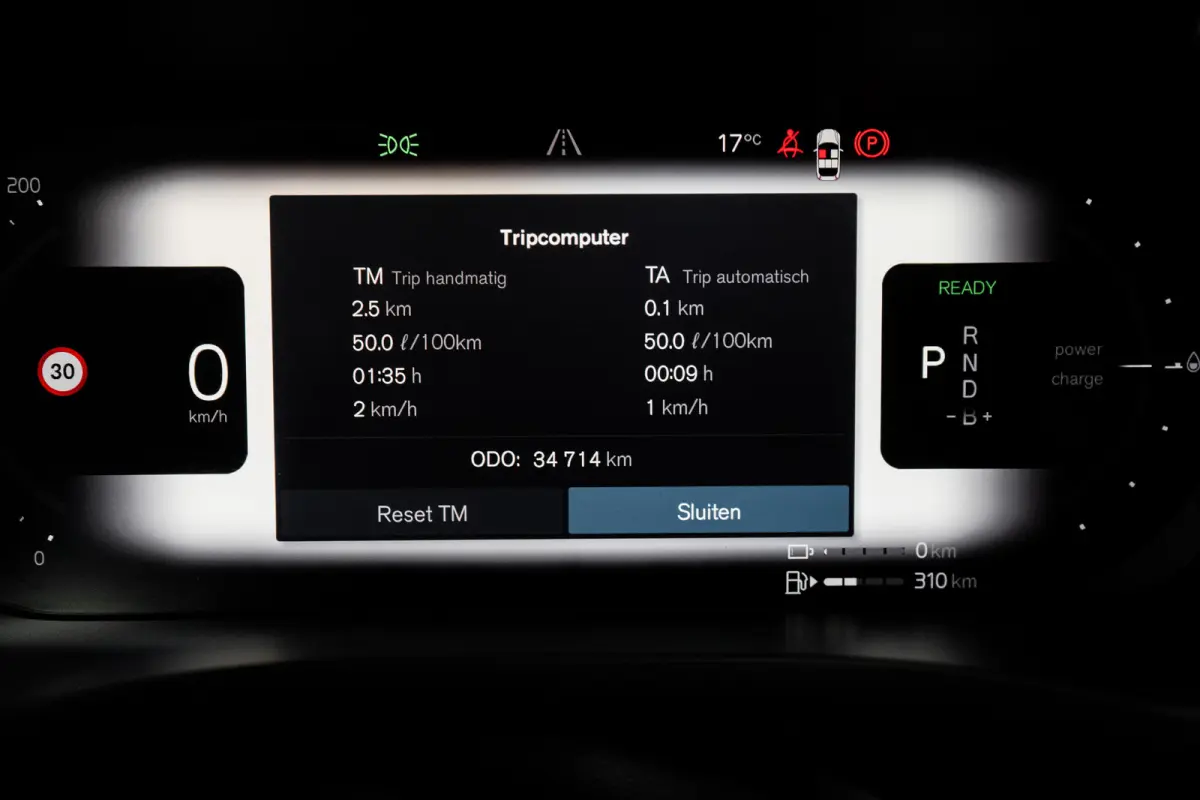 T8 Plug-in hybrid AWD Ultimate Dark | Uniek! | Luchtvering | HU-Display | Wool Blend | 360 camera | Harman/Kardon |