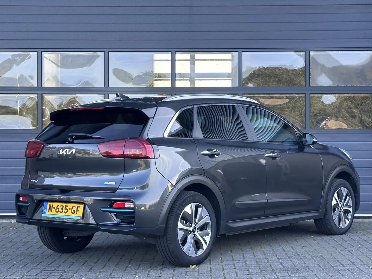 EDITION 64 kWh (90% SOH) I AUTOMAAT I TREKHAAK I P-CAMERA I APPLE CARPLAY I ADAPTIVE CRUISE CONTROL I STOELVERWARMING