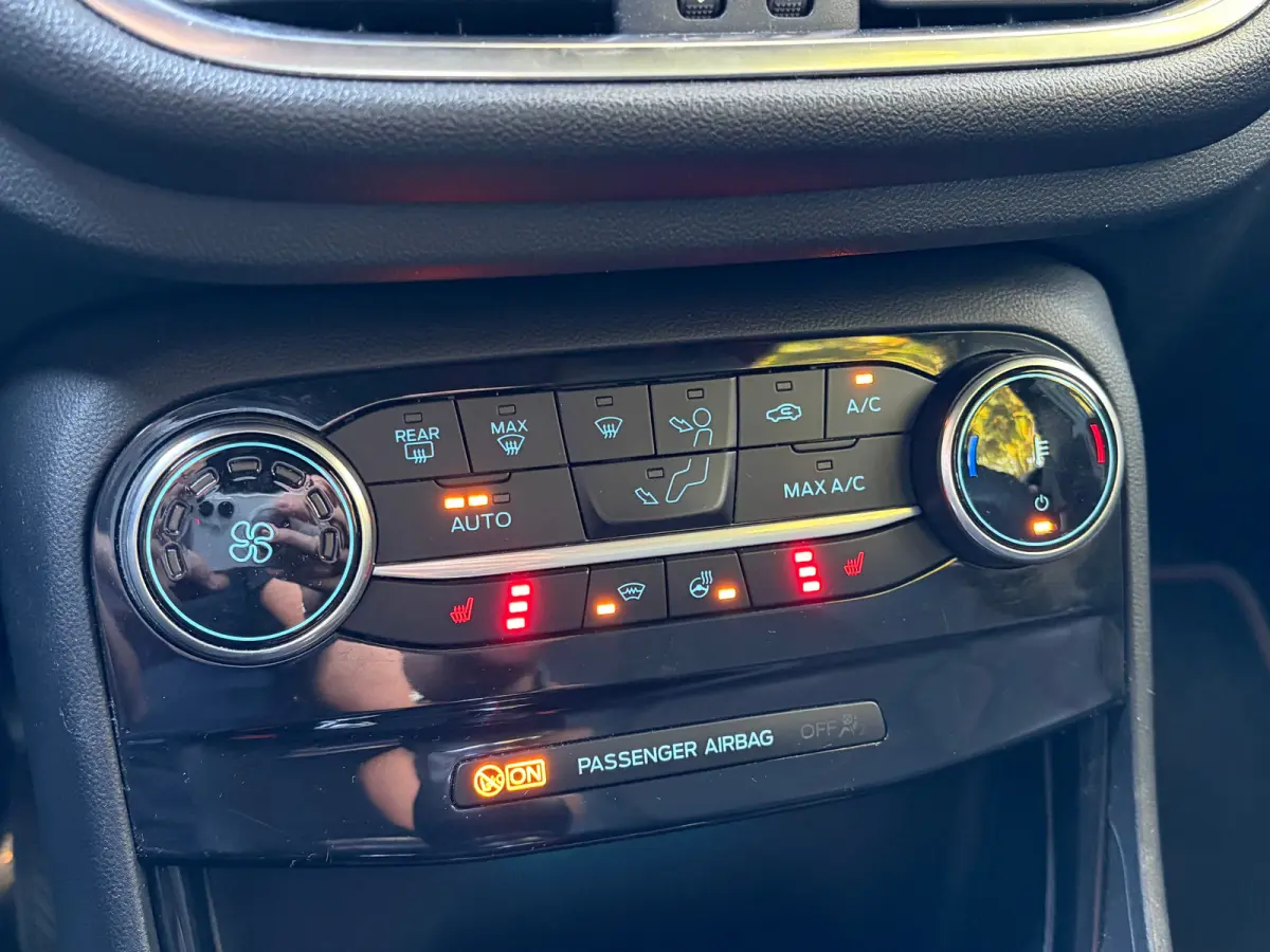 1.0 125 PK ST-Line X | ADAPTIEVE CRUISE CONTROL| DODEHOEK DETECTIE| CAMERA + PARKEERSENSOREN V+A| B&O SOUND| STUUR, STOEL EN VOORRUITVERWARMING| HALF LEER/HALF STOF| FULL LED| NAVIGATIE + AP