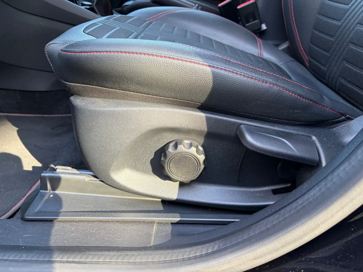 1.0 125 PK ST-Line X | ADAPTIEVE CRUISE CONTROL| DODEHOEK DETECTIE| CAMERA + PARKEERSENSOREN V+A| B&O SOUND| STUUR, STOEL EN VOORRUITVERWARMING| HALF LEER/HALF STOF| FULL LED| NAVIGATIE + AP