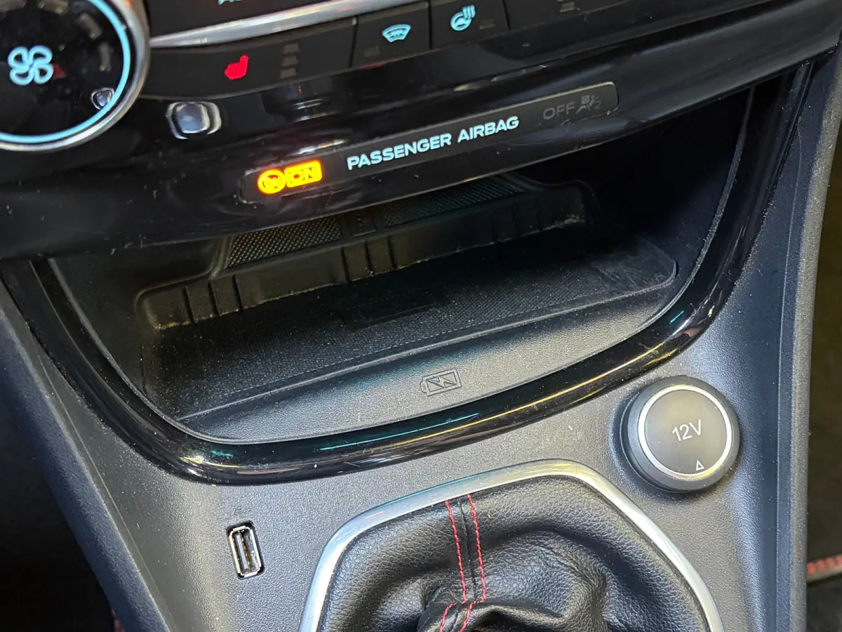 1.0 125 PK ST-Line X | ADAPTIEVE CRUISE CONTROL| DODEHOEK DETECTIE| CAMERA + PARKEERSENSOREN V+A| B&O SOUND| STUUR, STOEL EN VOORRUITVERWARMING| HALF LEER/HALF STOF| FULL LED| NAVIGATIE + AP