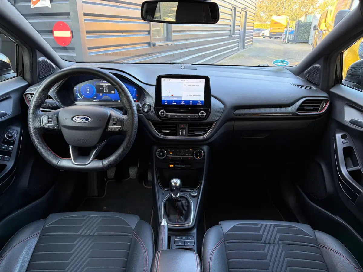 1.0 125 PK ST-Line X | ADAPTIEVE CRUISE CONTROL| DODEHOEK DETECTIE| CAMERA + PARKEERSENSOREN V+A| B&O SOUND| STUUR, STOEL EN VOORRUITVERWARMING| HALF LEER/HALF STOF| FULL LED| NAVIGATIE + AP