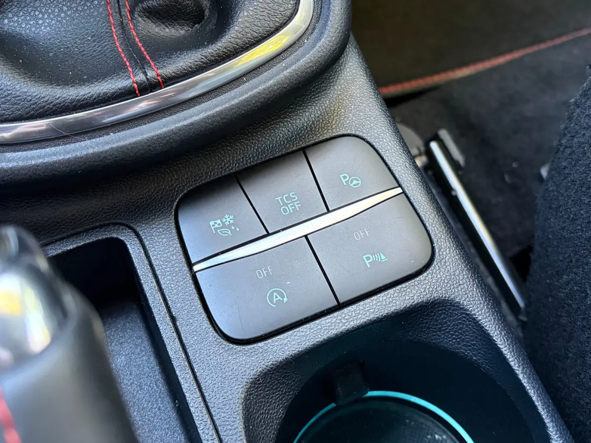 1.0 125 PK ST-Line X | ADAPTIEVE CRUISE CONTROL| DODEHOEK DETECTIE| CAMERA + PARKEERSENSOREN V+A| B&O SOUND| STUUR, STOEL EN VOORRUITVERWARMING| HALF LEER/HALF STOF| FULL LED| NAVIGATIE + AP