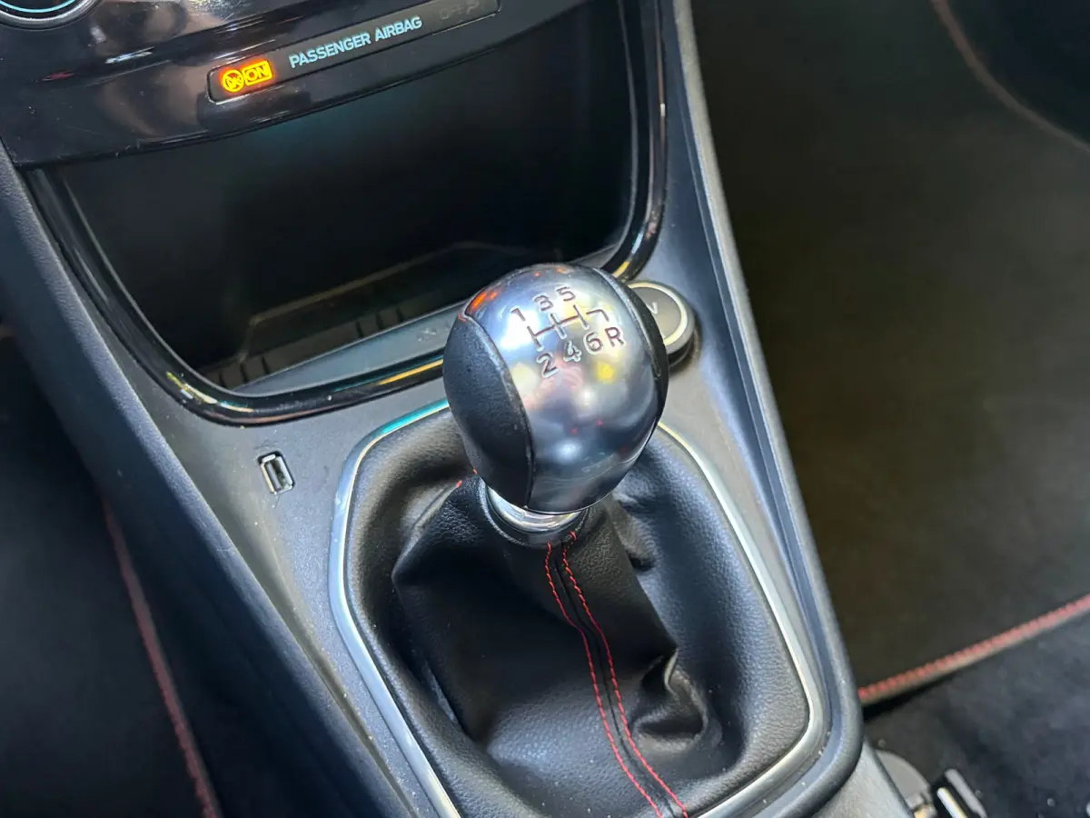 1.0 125 PK ST-Line X | ADAPTIEVE CRUISE CONTROL| DODEHOEK DETECTIE| CAMERA + PARKEERSENSOREN V+A| B&O SOUND| STUUR, STOEL EN VOORRUITVERWARMING| HALF LEER/HALF STOF| FULL LED| NAVIGATIE + AP