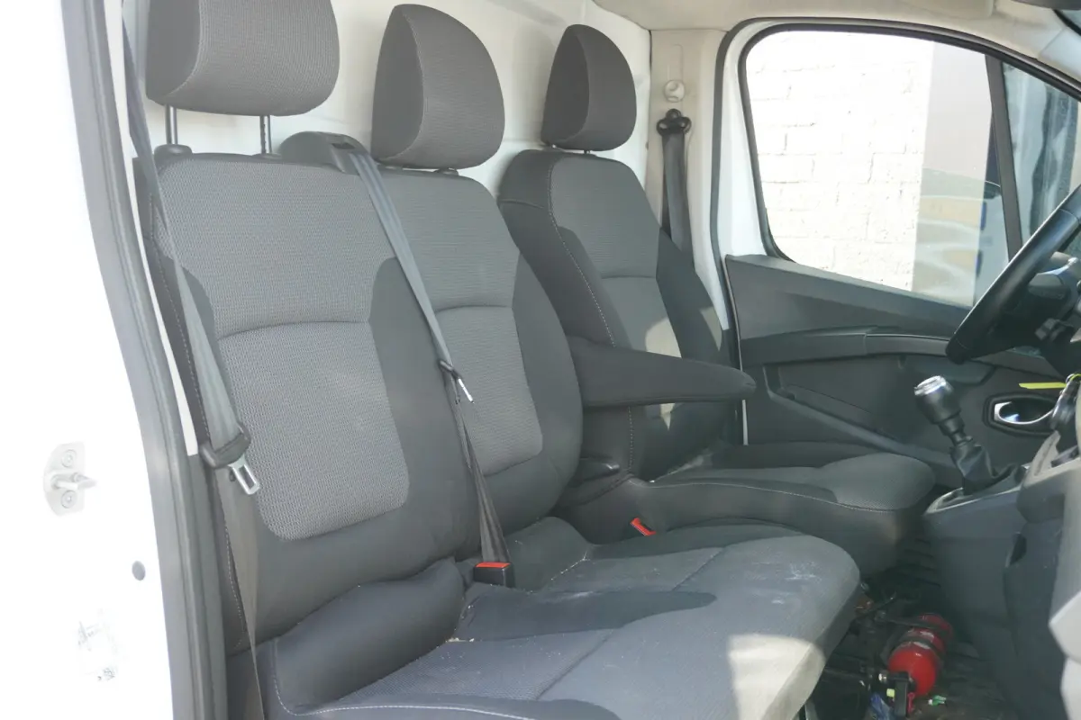 2.0 Blue dCi 130PK - Airco - Navi - Cruise - €16.900,- Excl.