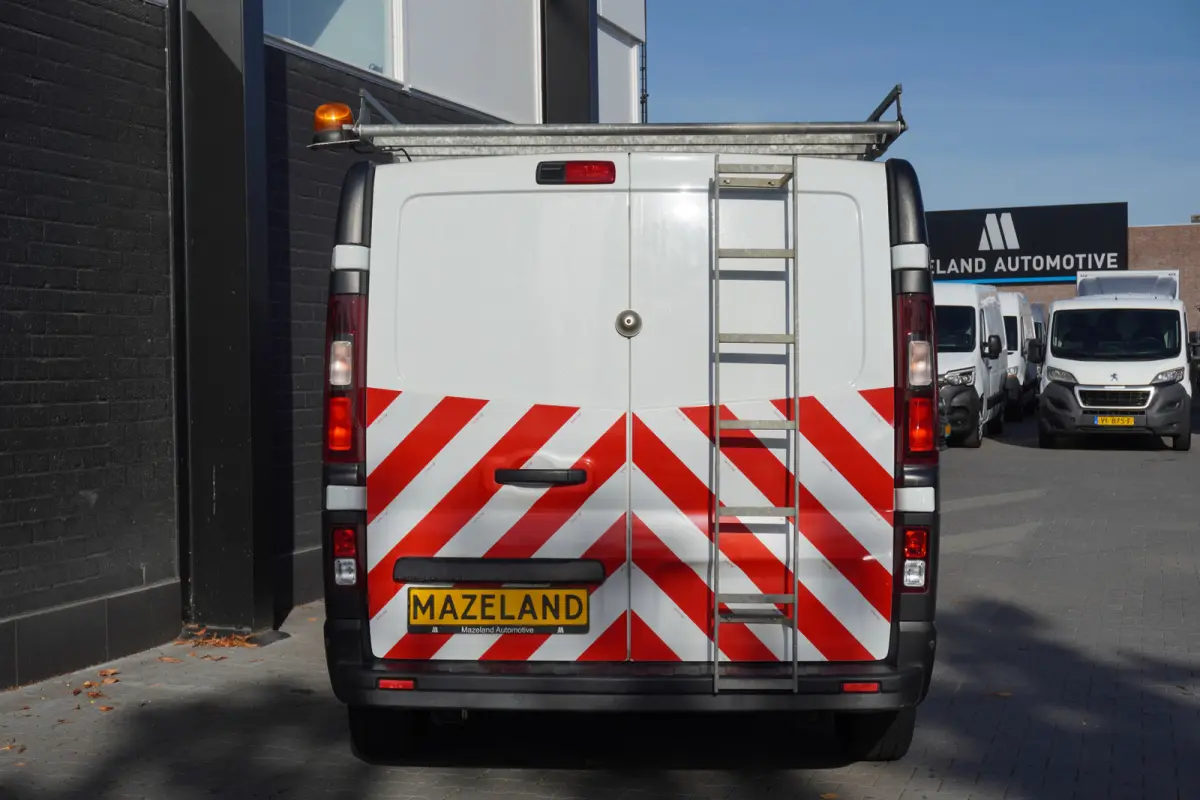 2.0 Blue dCi 130PK - Airco - Navi - Cruise - €16.900,- Excl.