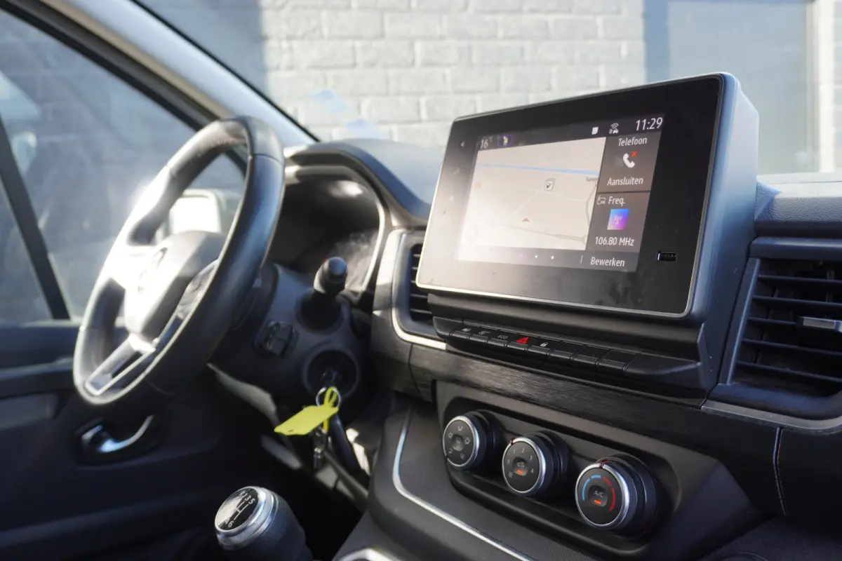 2.0 Blue dCi 130PK - Airco - Navi - Cruise - €16.900,- Excl.