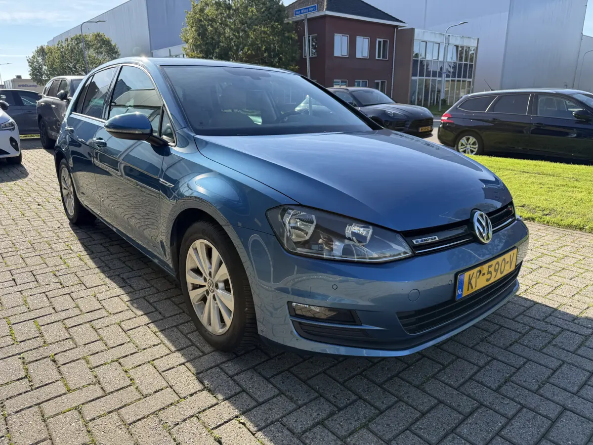 1.0 TSI Connected Series Leder | Automaat