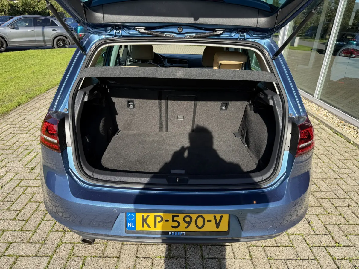 1.0 TSI Connected Series Leder | Automaat