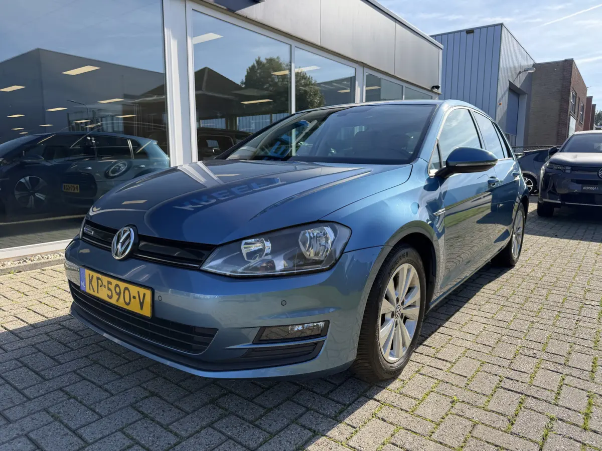 1.0 TSI Connected Series Leder | Automaat