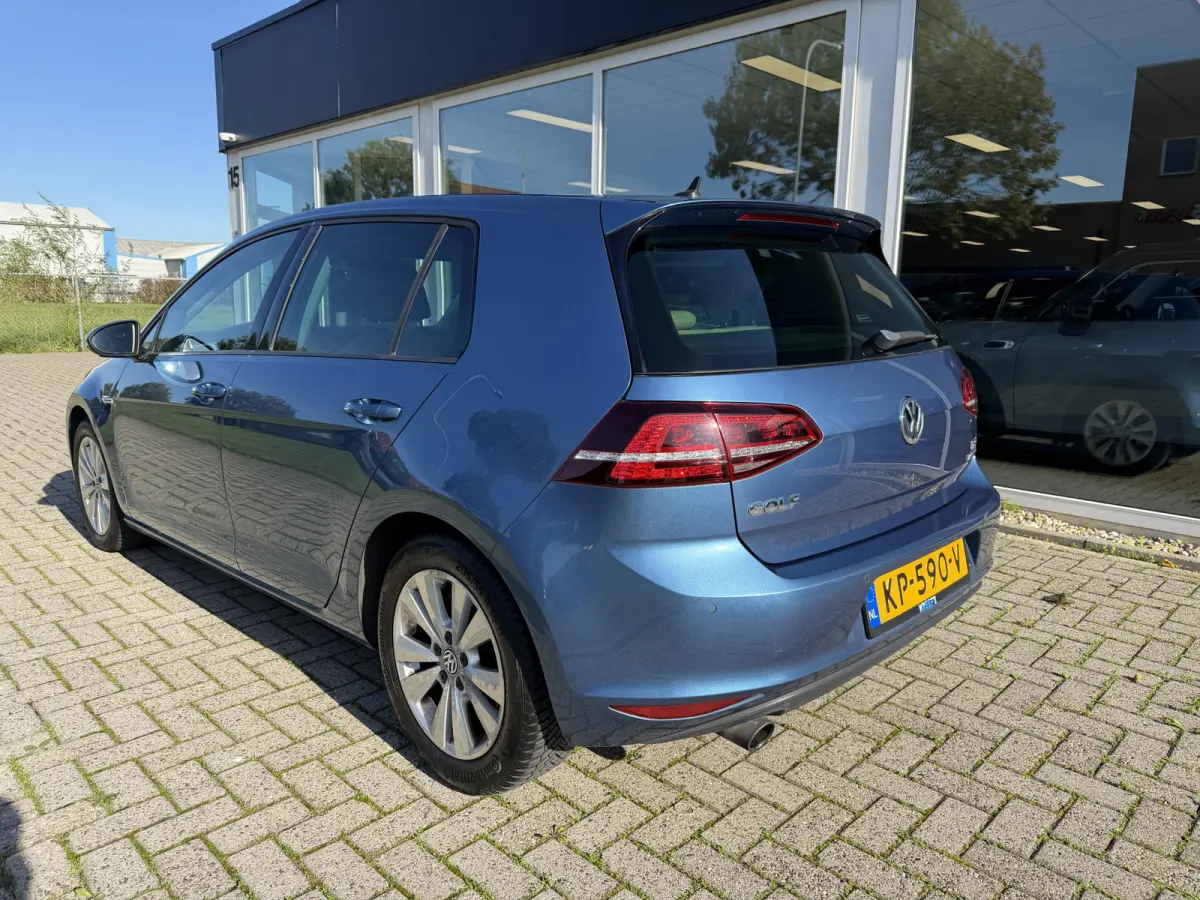 1.0 TSI Connected Series Leder | Automaat