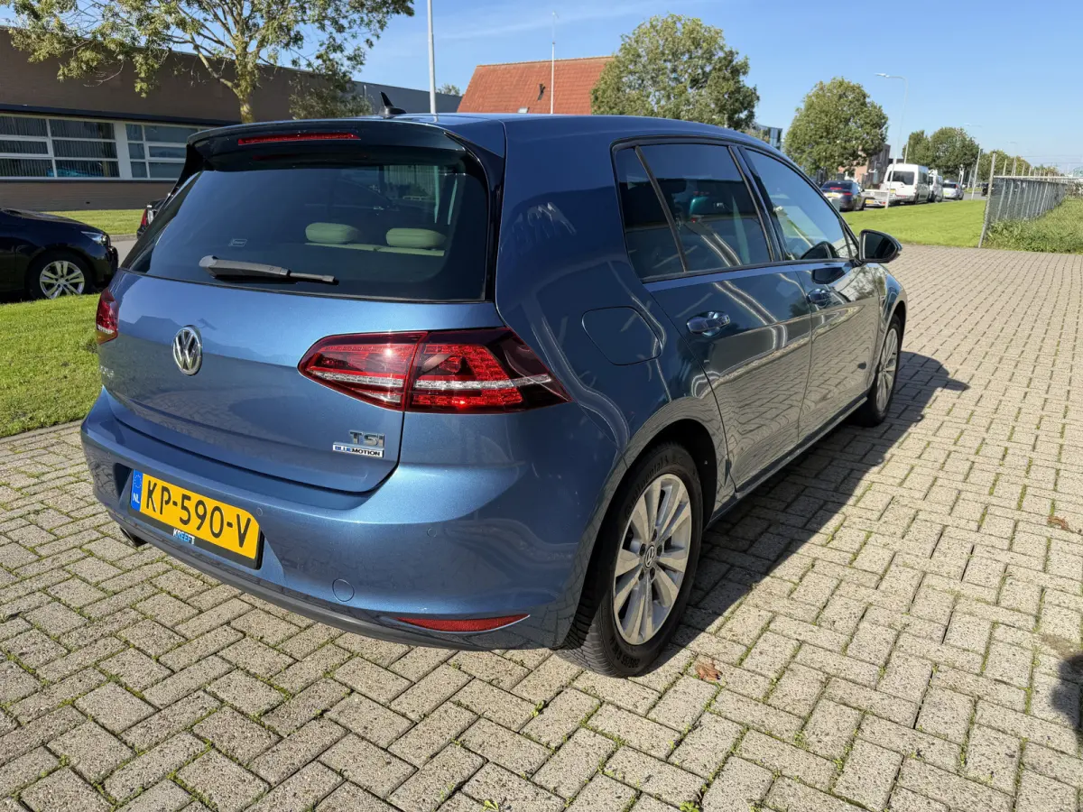 1.0 TSI Connected Series Leder | Automaat
