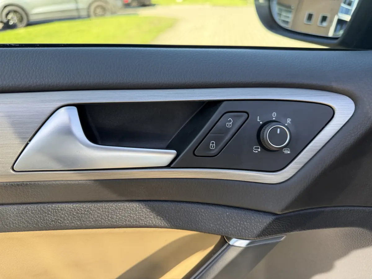 1.0 TSI Connected Series Leder | Automaat